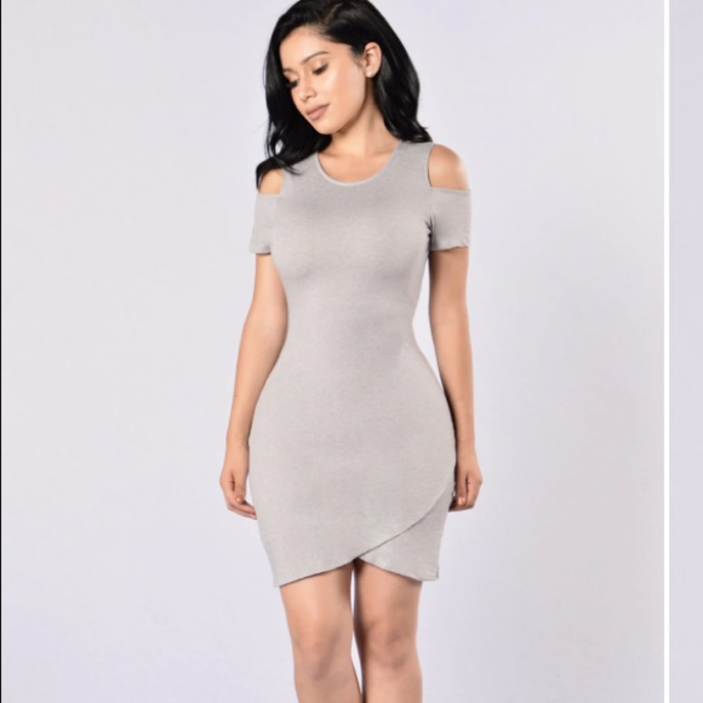 Dress - Picture 3 of 3